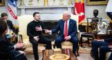 Президент США Дональд Трамп и Президент Украины Владимир Зеленский в Овальном кабинете
